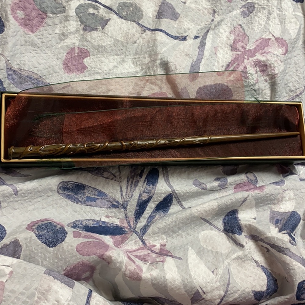 NWOT Harry Potter wand!
